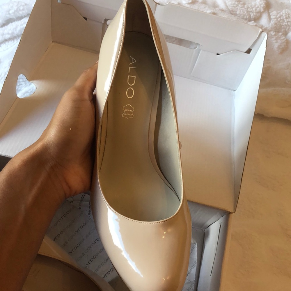 Shoes - Picture 3 of 4